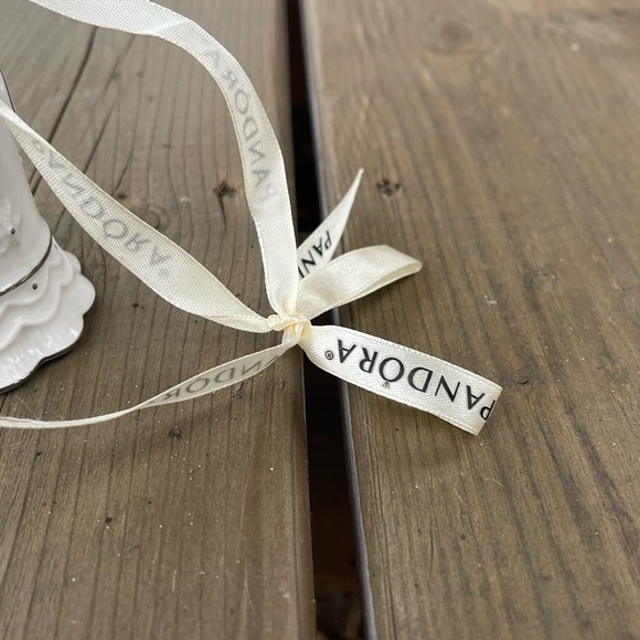 Pandora Limited Edition 2017 Bell Christmas Tree Ornament - Picture 3 of 12